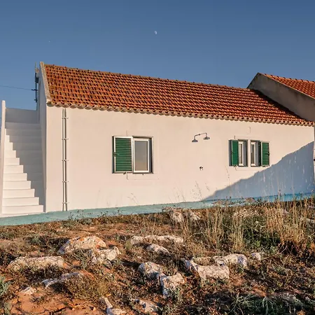 Nature Retreat With Heated Pool Hot Tub Bbq And Amazing Views Sesimbra