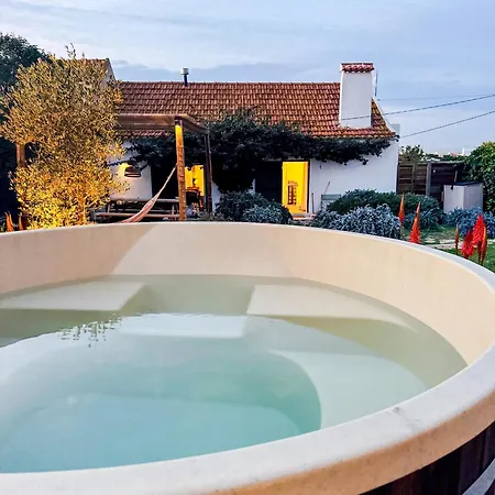 Nature Retreat With Heated Pool Hot Tub Bbq And Amazing Views Nyaraló *