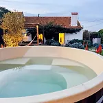 Nature Retreat With Heated Pool Hot Tub Bbq And Amazing Views Semesterbostad *