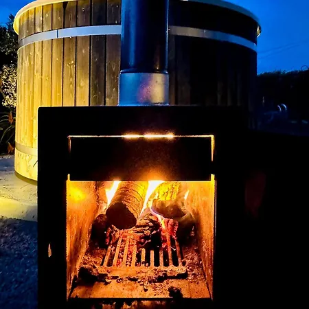 Casa vacanze Nature Retreat With Heated Pool Hot Tub Bbq And Amazing Views