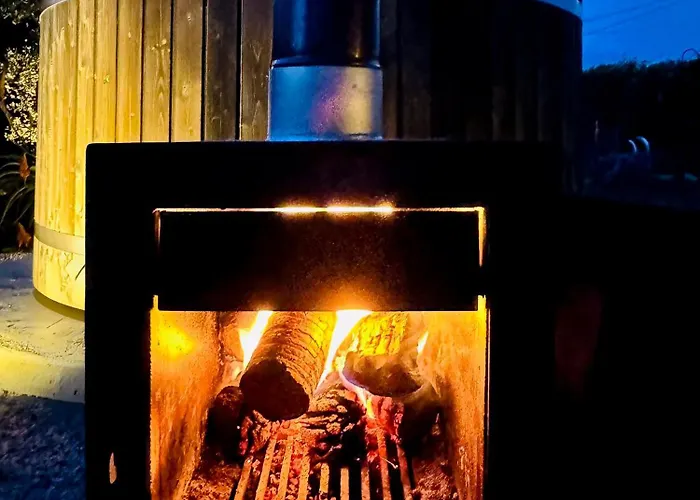 Hébergement de vacances Nature Retreat With Heated Pool Hot Tub Bbq And Amazing Views